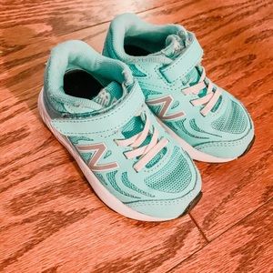 Toddler Girl New Balance Sneakers | Size 7